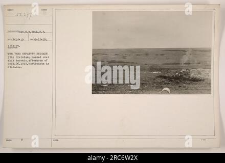 Die 73. Infanteriebrigade, Teil der 37. Division, kann am Nachmittag des 26. September 1918 über diesem Gelände gesehen werden. Montfaucon ist in der Ferne zu sehen. Dieses Foto wurde von Sergeant W.W. aufgenommen Pell am 21. Januar 1919. (Fotonummer: 52297) Stockfoto