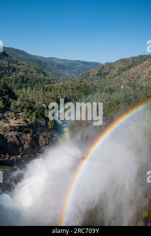 Der O'Shaughnessy-Staudamm ist verantwortlich für die Einrichtung des Hetch Hetchy-Reservoirs im Yosemite-Nationalpark, Kalifornien, USA. Stockfoto