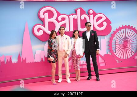 Ryan Gosling, America Ferrera, Margot Robbie, Greta Gerwig, Issa Rae, Simu Liu und will Ferrell erreichen Cineworld Leicester Square, London, Großbritannien. 12. Juli 2023 Name nimmt an der europäischen Premiere von Barbie in London Teil. Kredit: Siehe Li/Picture Capital/Alamy Live News Stockfoto