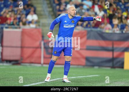 12. Juli 2023; Foxborough, MA, USA; Der Torwart Brad Guzan (1) von Atlanta United reagiert während des MLS-Spiels zwischen Atlanta United und New England Revolution. Anthony Nesmith/CSM Stockfoto