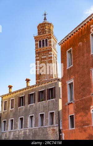 Campo Sant'Angelo, auch bekannt als Campo Sant'Anzolo, ist ein Platz in der Stadt Venedig in der Sestiere von San Marco, Italien. Stockfoto