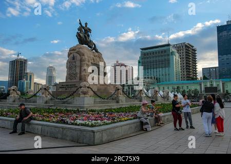 Ulaanbaatar, Mongolei - 10. Juli 2023: Blick auf den Sukhbaatar-Platz in Ulaanbaatar, Mongolei. Stockfoto