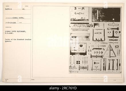 Teile der Standard-Graflex-Kamera, die in den USA verwendet wird Das Signal-Korps Der Armee. Diese Kamera ist mit der Seriennummer 64351-A gekennzeichnet, und das Foto wurde am 10. März 1921 empfangen. Die Kamera wurde als Teil der Ausrüstung des Signalkorps herausgegeben. Stockfoto