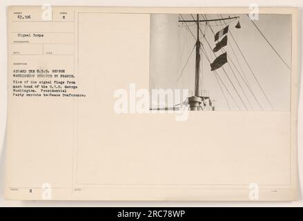 Signalfahnen auf dem Deckkopf der U.S.S. George Washington auf seiner Reise nach Frankreich. Dieses Foto zeigt die Präsidentschaftspartei auf ihrem Weg zur Friedenskonferenz. Die Beschreibung und die Hinweise beziehen sich auf die eindeutige Kennung und die technischen Details des Fotos. Stockfoto