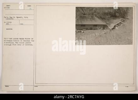 Verfahren zur Überprüfung des Tankhauses auf Wasser, bevor es den Tank erreicht. Es werden fünf Bildschirme verwendet. Foto aufgenommen von Sergeant Ray R. Tyrell, S.C. am 13. April 1919. Bild identifiziert als Subjekt 47049. Stockfoto