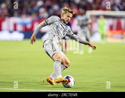 Chicago, USA, 12. Juli 2023. Bryce Duke von CF Montreal, Major League Soccer (MLS), jagt den Ball gegen den Chicago Fire FC auf dem Soldier Field in Chicago, IL, USA. Kredit: Tony Gadomski / All Sport Imaging / Alamy Live News Stockfoto