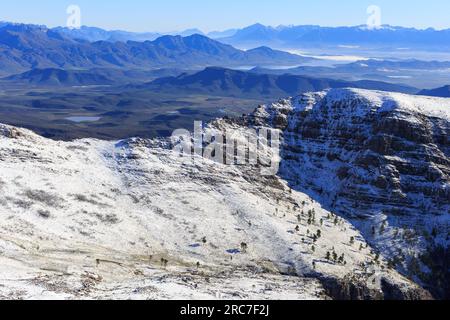 Cape Fold Mountains, fotografiert während eines Juli-Winters 2023. Stockfoto