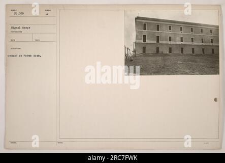 Soldaten versammelten sich während des Ersten Weltkriegs an einem Dock in Porto Rico. Das Foto wurde vom Signalkorps aufgenommen und zeigt Szenen militärischer Aktivitäten auf der Insel. (50 Wörter) Stockfoto