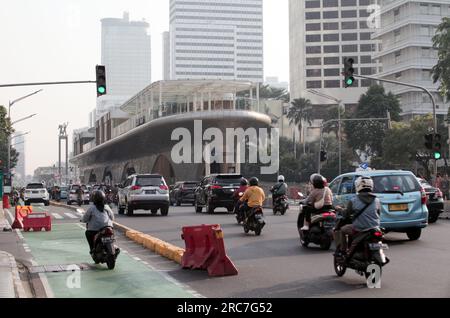 Jakarta, Indoinesien - 23. Juli 2023: Verkehrsklima auf der Autobahn, Hotel, Indonesien, Zentrum von Jakarta, Indonesien Stockfoto