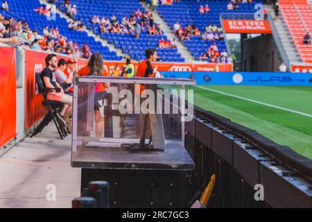 Harrisson, New York, USA. 12. Juli 2023. (SPO) 2023 MLS Normalsaison: NY Red Bulls vs. FC Cincinnati. 12. Juli 2023. Harrison, New Jersey, USA: Fußballspiel zwischen NY Red Bulls und FC Cincinnati, gültig für die Major League Soccer (MLS) East Conference in der Red Bull Arena in Harrison, Mittwoch (12). Kredit: Anthony Oliveira/Thenews2 (Kredit: © Anthony Oliveira/TheNEWS2 via ZUMA Press Wire) NUR REDAKTIONELLE VERWENDUNG! Nicht für den kommerziellen GEBRAUCH! Stockfoto