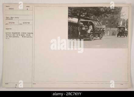 Der Fleischwagen von Armour and Co nimmt an der Parade des Autotransportkorps in Washington Teil, in einem Foto, das Sgt. Joe Hitz am 27. Juni 1919 aufgenommen hat. Dieses Bild ist Teil von Thema 58557 und wurde am 3. Juli 1919 zu historischen Dokumentationszwecken aufgenommen. Stockfoto