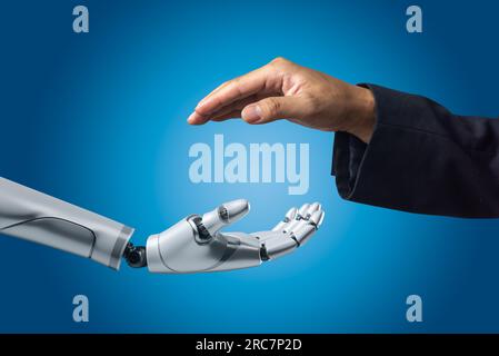 Künstliche Intelligenz KI-Handroboter weiß 3D-Rendering und Menschen im Hintergrund. Stockfoto