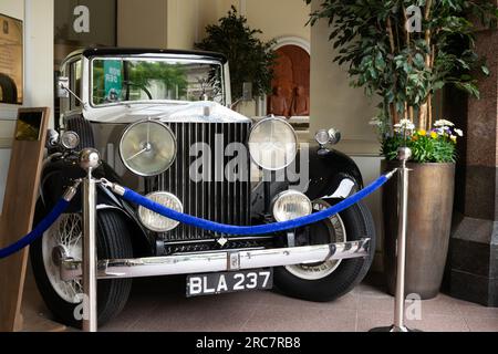 1934 Rolls Royce 20 25 hp Barker-Limousine im Foyer des Midland Hotel 120 Jahre Firmengründung. Manchester UK. Stockfoto