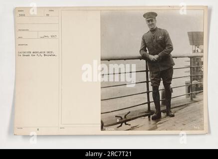 Dartmouth Krankenwagen Einheit Personal an Bord der S.S. Touraine im Ersten Weltkrieg. Auf dem Foto sind die Mitglieder der Einheit Nummer 3002 abgebildet. Das Foto wurde vom United States Engineer Detachment Syndicate 188. empfangen. Aufgenommen im Dezember 1917. Stockfoto