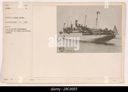 Die U.S.S. George Washington kommt 1918 in Brest, Finistere, Frankreich an. Dieses Foto wurde vom Signalkorps aufgenommen und zeigt die symbolische Präsenz des Schlachtschiff im Ersten Weltkrieg. Dieses Bild ist in der Sammlung mit dem Titel „Fotos der amerikanischen Militäraktivitäten während des Ersten Weltkriegs“ enthalten. Stockfoto