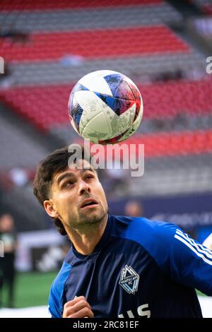 Vancouver, Kanada. 12. Juli 2023. Vancouver, British Columbia, Kanada, Juli 12. 2023: Brian White (24 Vancouver Whitecaps FC) wärmt sich auf, bevor das große Fußballspiel zwischen dem Vancouver Whitecaps FC und dem Austin FC im BC Place Stadium in Vancouver, British Columbia, Kanada, stattfindet (NUR REDAKTIONELLE VERWENDUNG). (Amy Elle/SPP) Guthaben: SPP Sport Press Photo. Alamy Live News Stockfoto