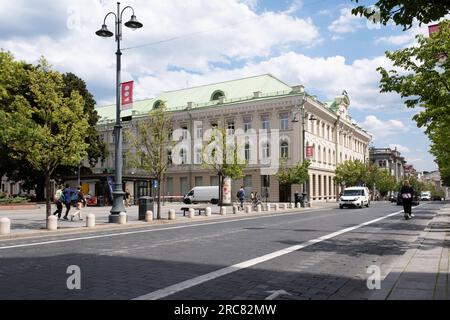 Die Gediminas Avenue („Gedimino prospektas“) ist die Hauptstraße von Vilnius, wo sich die meisten staatlichen Institutionen Litauens konzentrieren Stockfoto