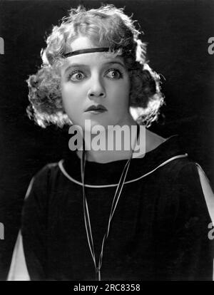 Hollywood, Kalifornien: ca. 1925 Eileen Sedgwick sieht mit breiten Augen aus. Sie war früher Filmstar in den Zeiten der Stummfilme Stockfoto