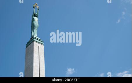 Freiheitsdenkmal in Riga, Lettland. Das Denkmal ehrt Soldaten, die während des lettischen Unabhängigkeitskriegs (1918-1920) starben. Stockfoto