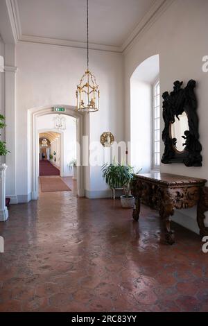 Rundāle-Palast in der Gemeinde Bauska in Lettland. Halle im Erdgeschoss, die von hier mit Korridoren zu den verschiedenen Bereichen führt Stockfoto