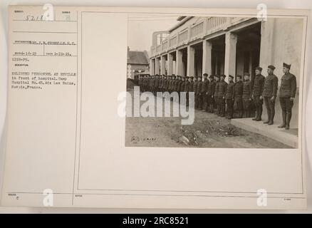 Angestellter des Camp-Krankenhauses Nr. 45 bei Revile vor dem Krankenhaus. Das Foto wurde am 21. Januar 1919 in Aix les Bains, Savoie, Frankreich, aufgenommen. Die Beschreibungsnummer ist C, und der Fotograf ist GT. Crunelle. In den Hinweisen ist die Nummer 32188 als Referenz angegeben. Stockfoto