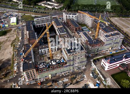 UTRECHT - Drohnenbild eines Nachbarschaftsviertels im Bau. Eine Studie der Forschungsagentur ABF Research hat gezeigt, dass der Wohnungsmangel im vergangenen Jahr weiter zugenommen hat. Laut dem scheidenden Minister Hugo de Jonge unterstreicht dies die Notwendigkeit, den Bau neuer Häuser zu beschleunigen. ANP SEM VAN DER WAL niederlande raus - belgien raus Stockfoto