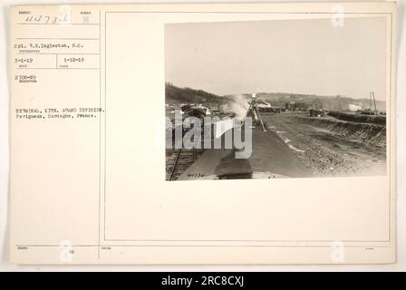 CPL. R.H. Ingleston, S.C., ein Fotograf des amerikanischen Militärs, machte dieses Foto am 3-1-19 im Terminal, 17. Grand Division in Perigueux, Dordogne, Frankreich. Das Bild erhält die ausgestellte Nummer H 1-12-19 und wird vom Militär als RECO 2706-N9 katalogisiert. Stockfoto