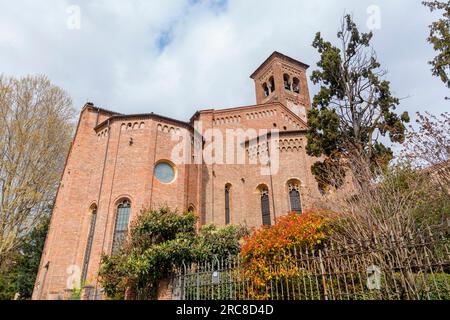 Chiesa degli Eremitani, oder die Kirche der Eremitani, ist eine ehemalige Augustinerkirche im gotischen Stil des 13. Jahrhunderts in Padua, Italien. Stockfoto