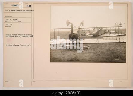 Zerstörte Flugzeuge an der Signal Corps Aviation School, Ellington Field, Houston, Texas, nach einer Kollision. Das Foto wurde am 6. Juni 1918 aufgenommen und vom befehlshabenden Offizier mit der Nummer 54003 erhalten. Es erfasst die Folgen des Vorfalls in der Flugschule. Stockfoto