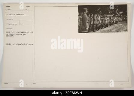 West Point Klasse 1921 auf einer Tour durch Frankreich, Belgien und Deutschland besucht St. Cyr in Paris, Frankreich. Das Foto wurde von Oberstleutnant G. R. Harrison aufgenommen und mit der Beschreibung "SYMBO EU, WEST POINT CLASS, 1921, AUF TOUR DURCH FRANKREICH, BELGIEN UND DEUTSCHLAND" ausgestellt. Referenznummer für das Foto ist 64708. Stockfoto