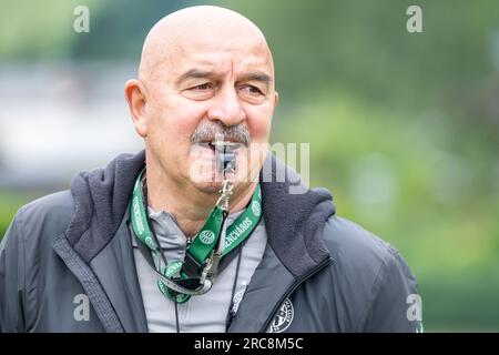 Bramberg am Wildkogel, Österreich – 3. Juli 2023. Ferencvaros Coach Stanislav Cherchesov vor dem internationalen Clubfreund Ferencvaros gegen Botosani (3-0) Stockfoto