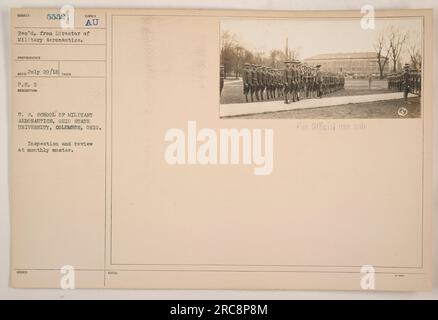 Soldaten der USA Die Schule für Militärluftfahrt an der Ohio State University in Columbus, Ohio, nimmt während ihrer monatlichen Sitzung an einer Inspektion und Überprüfung Teil. Dieses Foto ist Teil einer Sammlung, die amerikanische Militäraktivitäten während des Ersten Weltkriegs dokumentiert Stockfoto