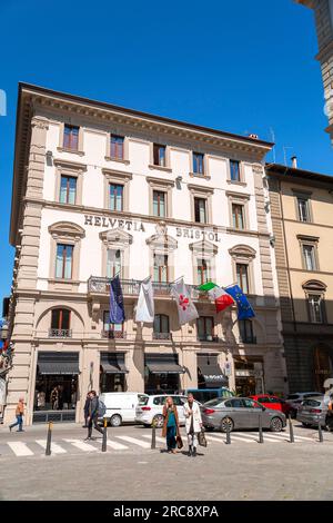 Florenz, Italien - 5. April 2022: Helvetia Bristol Hotel am Piazza Santa Trinita Platz in Florenz, Toskana, Italien. Stockfoto