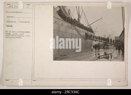 Soldaten der 87. Division, Hauptquartier-Truppen, an Bord der USS Mandschurei in St. Nazaire, Loire Inferieure, Frankreich. Das Foto wurde von Gefreitem J.M. gemacht WILS, S.C., unter der militärischen Fotografie-Einheit. Diese Veranstaltung fand am 20. Januar 19   (Datum fehlt) statt. Stockfoto