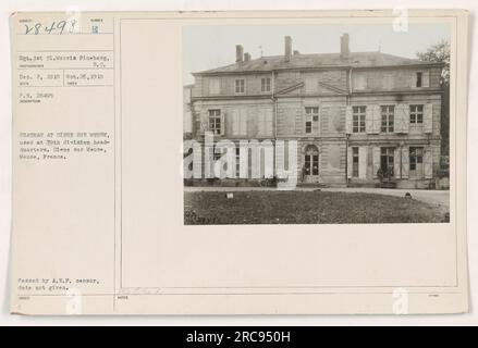 Untertitel: "Sergeant 1. Klasse Morris Fineberg hat dieses Foto am 26. Oktober 1918 aufgenommen. Es zeigt das Schloss in Dieue sur Meuse, Maas, Frankreich, das als Hauptquartier für die 79. Division im Ersten Weltkrieg diente Das Bild wurde von Sergeant Fineberg, einem offiziellen Fotografen des Signalkorps, aufgenommen und vom A.E.P. Zensor genehmigt. Dieses Foto ist Teil der Sammlung mit der Nummer 28499. Stockfoto