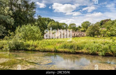 Geografie/Reise, Großbritannien, Gloucestershire, Cirencester, Arlington Row und River 1 in Bibury, ADDITIONAL-RIGHTS-CLEARANCE-INFO-NOT-AVAILABLE Stockfoto