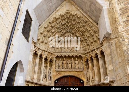 Portal zur Kathedrale Santa Maria in (Alte Kathedrale), Vitoria-Gasteiz, Baskenland, Spanien. Stockfoto