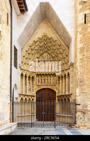 Portal zur Kathedrale Santa Maria in (Alte Kathedrale), Vitoria-Gasteiz, Baskenland, Spanien. Stockfoto