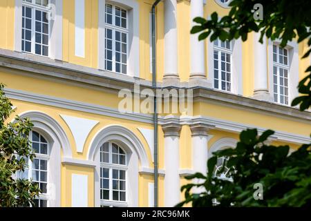 Bonn, Deutschland - 22. Mai 2023 : Blick auf das Schloss Poppelsdorf, ein Mineralogisches Museum und einen Botanischen Garten in Bonn Stockfoto