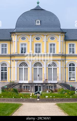 Bonn, Deutschland - 22. Mai 2023 : Blick auf das Schloss Poppelsdorf, ein Mineralogisches Museum und einen Botanischen Garten in Bonn Stockfoto