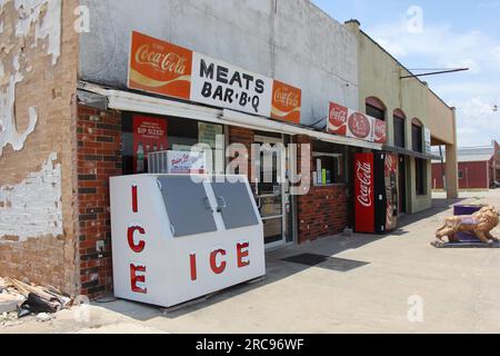 Granger TX: 7. Juni 2023 - Small Town Grocery Store and Meat Market in Granger TX Stockfoto