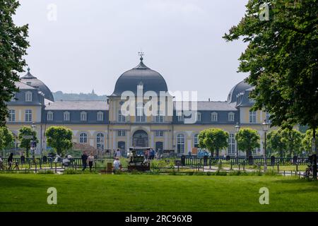 Bonn, Deutschland - 22. Mai 2023 : Blick auf das Schloss Poppelsdorf, ein Mineralogisches Museum und einen Botanischen Garten in Bonn Stockfoto