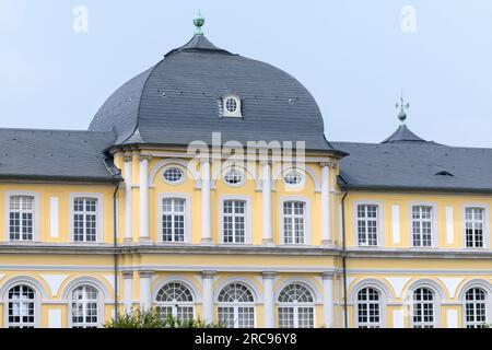 Bonn, Deutschland - 22. Mai 2023 : Blick auf das Schloss Poppelsdorf, ein Mineralogisches Museum und einen Botanischen Garten in Bonn Stockfoto