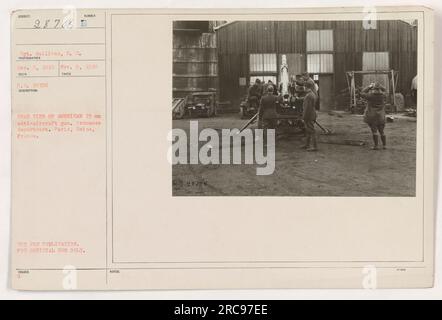 Dieses Foto zeigt eine Rückansicht einer amerikanischen 75-mm-Flugabwehrwaffe, aufgenommen in Paris, seine, Frankreich. Das Bild wurde am 9. November 1918 von Sergeant Gallivan, S.C. aufgenommen. Es ist in der Entnahme als Subject 28706 benannt, und die Beschreibung wird am 2. Dezember 1918 als Sumber 11 bezeichnet. Dieses Foto ist nicht zur Veröffentlichung bestimmt und nur für den offiziellen Gebrauch bestimmt. Stockfoto