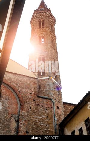 Die Abtei Badia Fiorentina und die Kirche beherbergen nun die Klostergemeinden von Jerusalem an der Via del Proconsolo, Florenz, Italien. Stockfoto