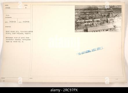 BirdsEye-Blick auf die 21. Grand Div Transportkorps in Camp Pullman, Frankreich. Das Foto zeigt Kühlschränke auf Gleis Nr. 8 im Hof. Das Bild wurde am 27. April 1919 aufgenommen und erhielt den Fotografen am 15. Juli 1919. Das Foto ist mit „SUN 57232“ und dem Fotografen-Symbol „E“ gekennzeichnet. Es gibt zusätzliche Hinweise, die darauf hinweisen, dass es NUR FÜR OFFIZIELLE ZWECKE BESTIMMT ist. Stockfoto