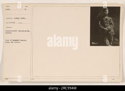 Entertainment Section, Tours, Frankreich. Firma Azuwere. Huck, der Tänzer, tritt für das amerikanische Militär auf. Das Foto wurde vom Signalkorps aufgenommen und ist mit dem Symbol „B“ gekennzeichnet. Dieses Bild gehört zur Unterhaltungsabteilung und wurde in Tours, Frankreich, aufgenommen. C HINWEIS 461613 gibt die Klassifizierung des Fotos an. Stockfoto