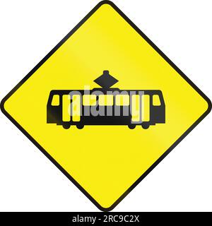 Warnschild in Irland - Straßenbahnüberquerung vor uns Stockfoto