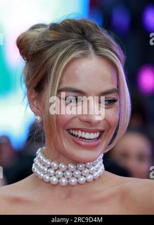 London, Großbritannien. 12. Juli 2023. Margot Robbie besucht die „Barbie“-Premiere auf dem Cineworld Leicester Square in London. Kredit: SOPA Images Limited/Alamy Live News Stockfoto