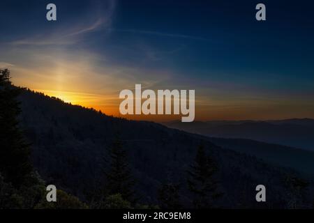 Waterrock Knob Aussichtsplattform am Blue Ridge Paryway im frühen Morgenlicht. Stockfoto